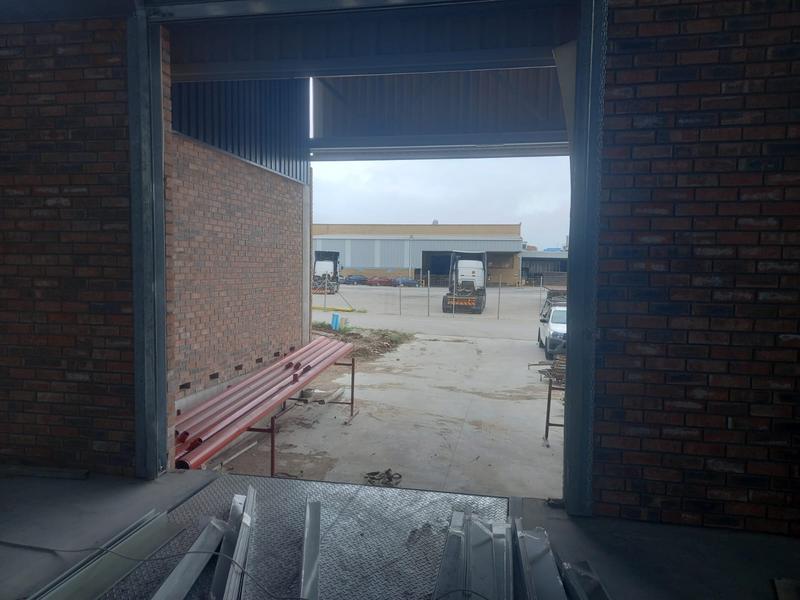 To Let Commercial Property for Rent in Sidwell Eastern Cape